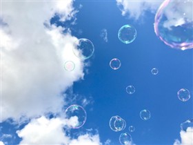 しゃぼんだまをとばそう