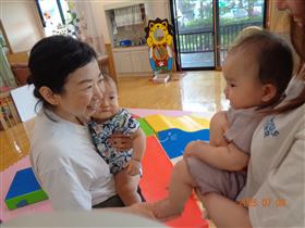 久しぶりの赤ちゃん2人