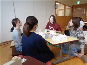 おしゃべりを楽しむママ達