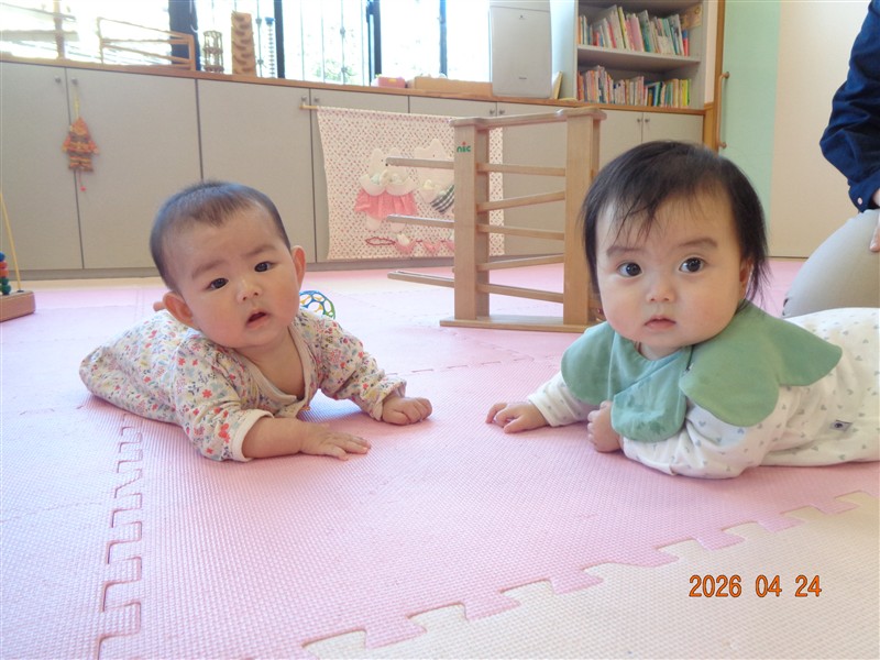 赤ちゃん2人