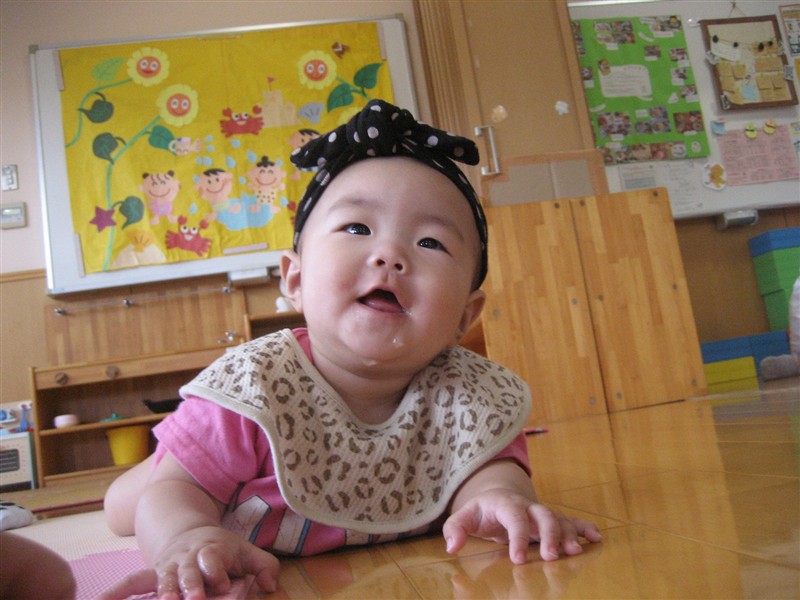 笑っている女の子の写真