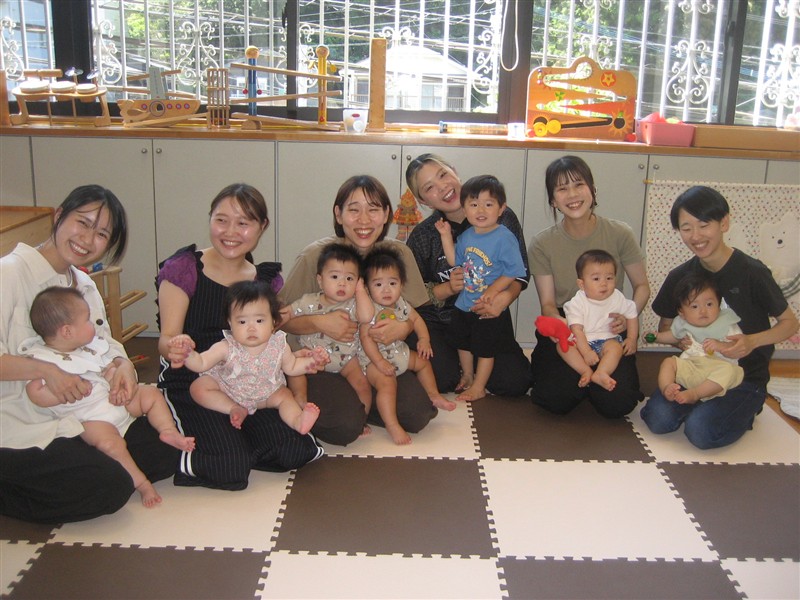 広場に来てくれた親子の集合写真