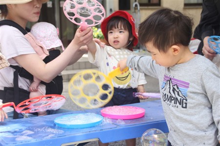 シャボン玉で遊ぼう