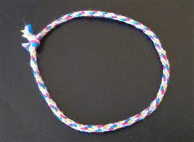 ミサンガにチャレンジ